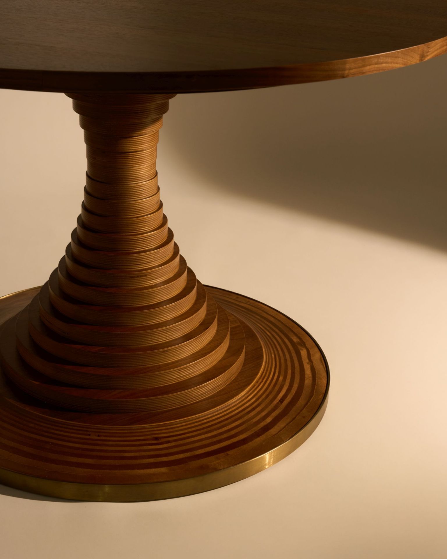 Tavolo a Dischi Esstisch Ø120cm Gubi