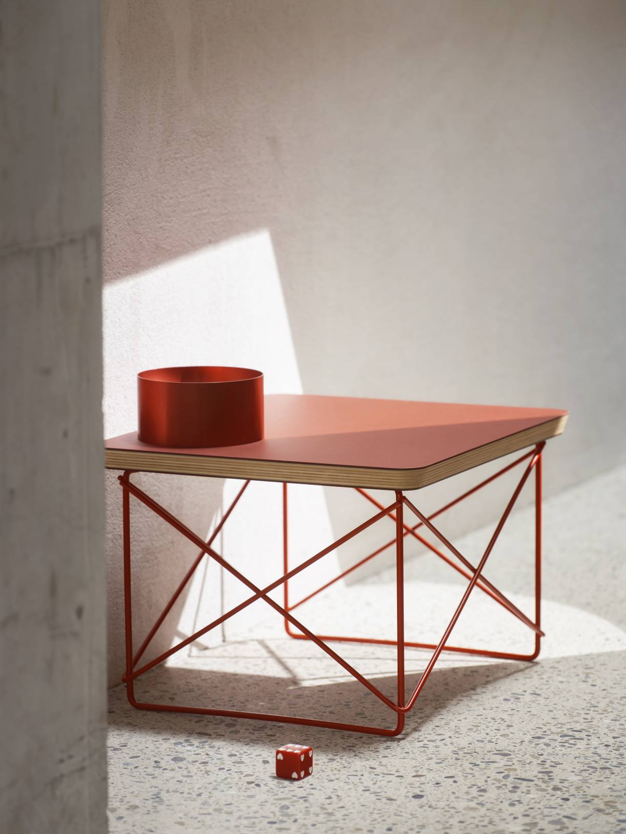 Occasional Table LTR Beistelltisch Linoleum Dark brick Vitra 