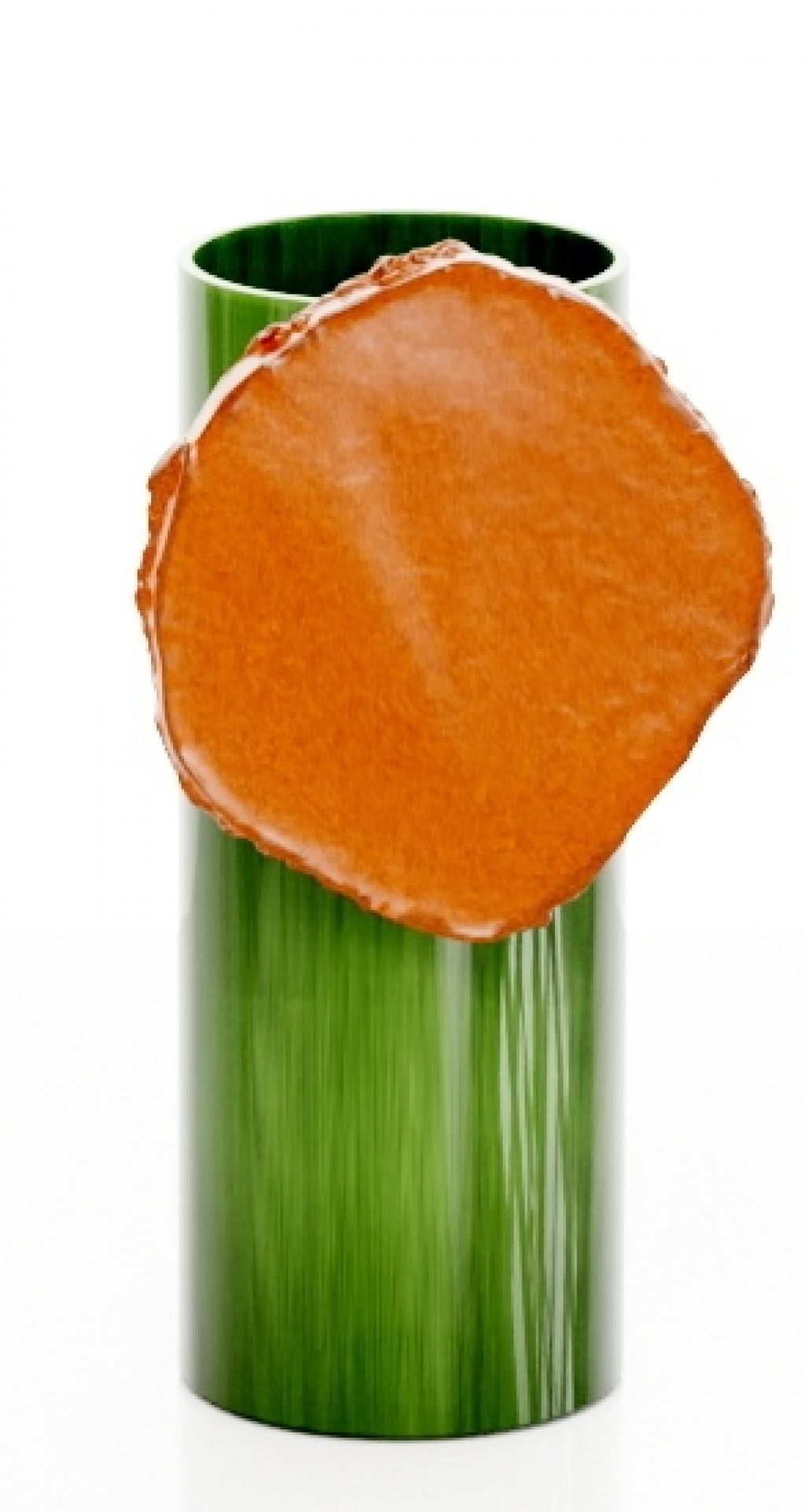 Vitra Disque Découpage Vase: Grüne Design-Vase mit orangefarbenem Dekoelement für moderne Inneneinrichtung.