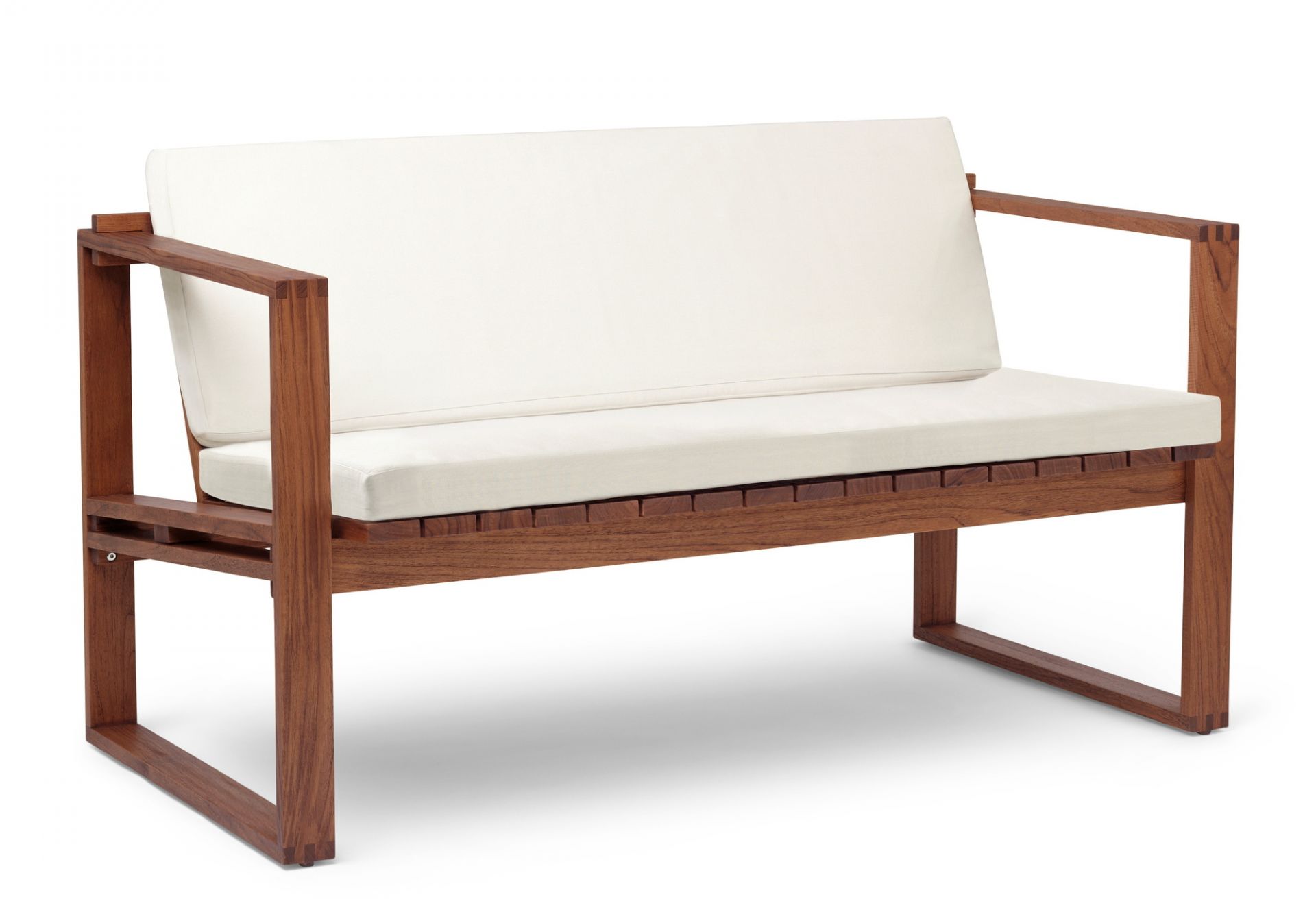 Sitzkissen für Bodil Kjaer 2er Sofa Outdoor, Carl Hansen & Søn, weiße Polsterung, Holzgestell.