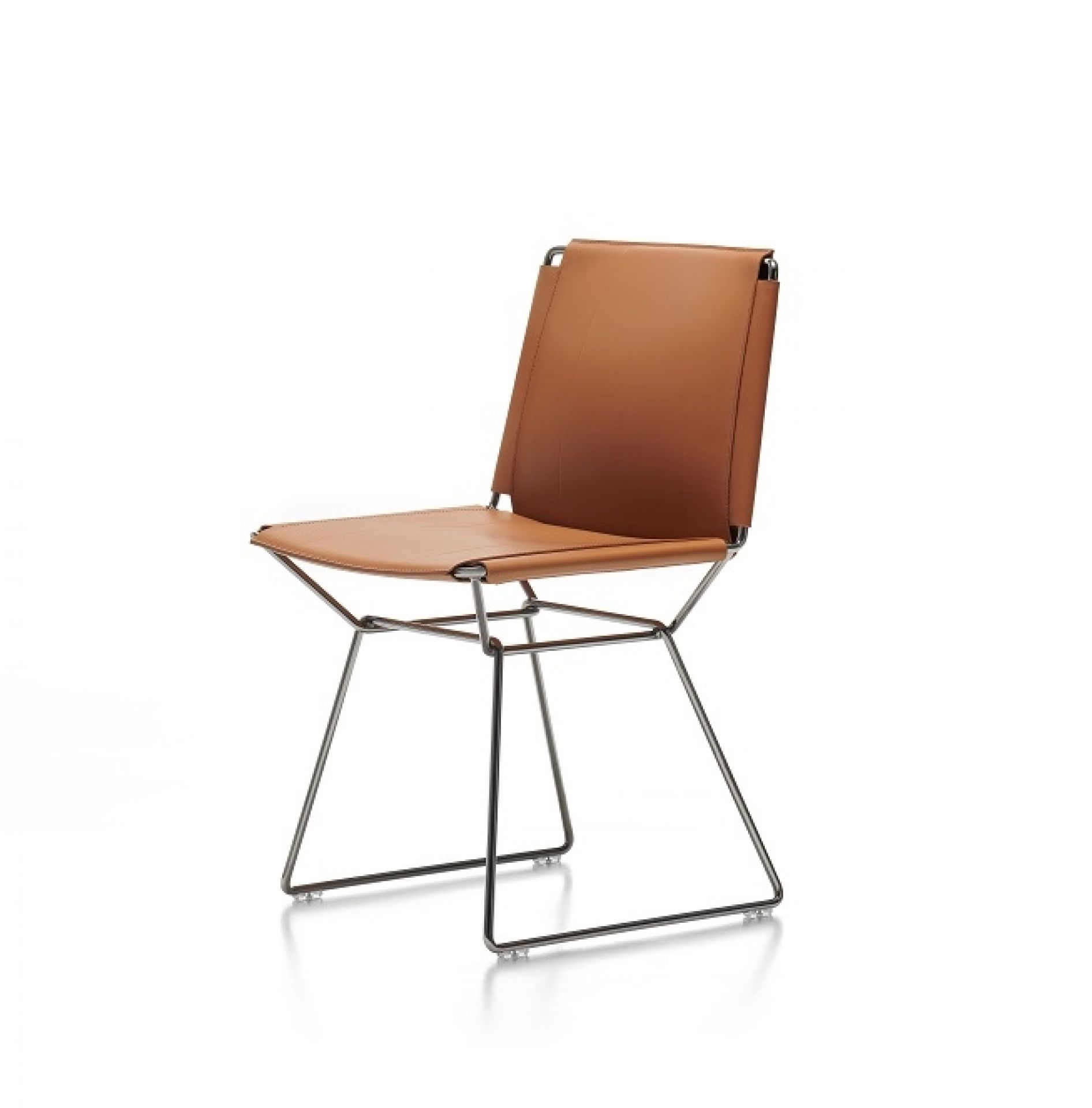 Neil Leather Chair von MDF Italia: Moderner Lederstuhl mit verchromtem Stahlgestell.