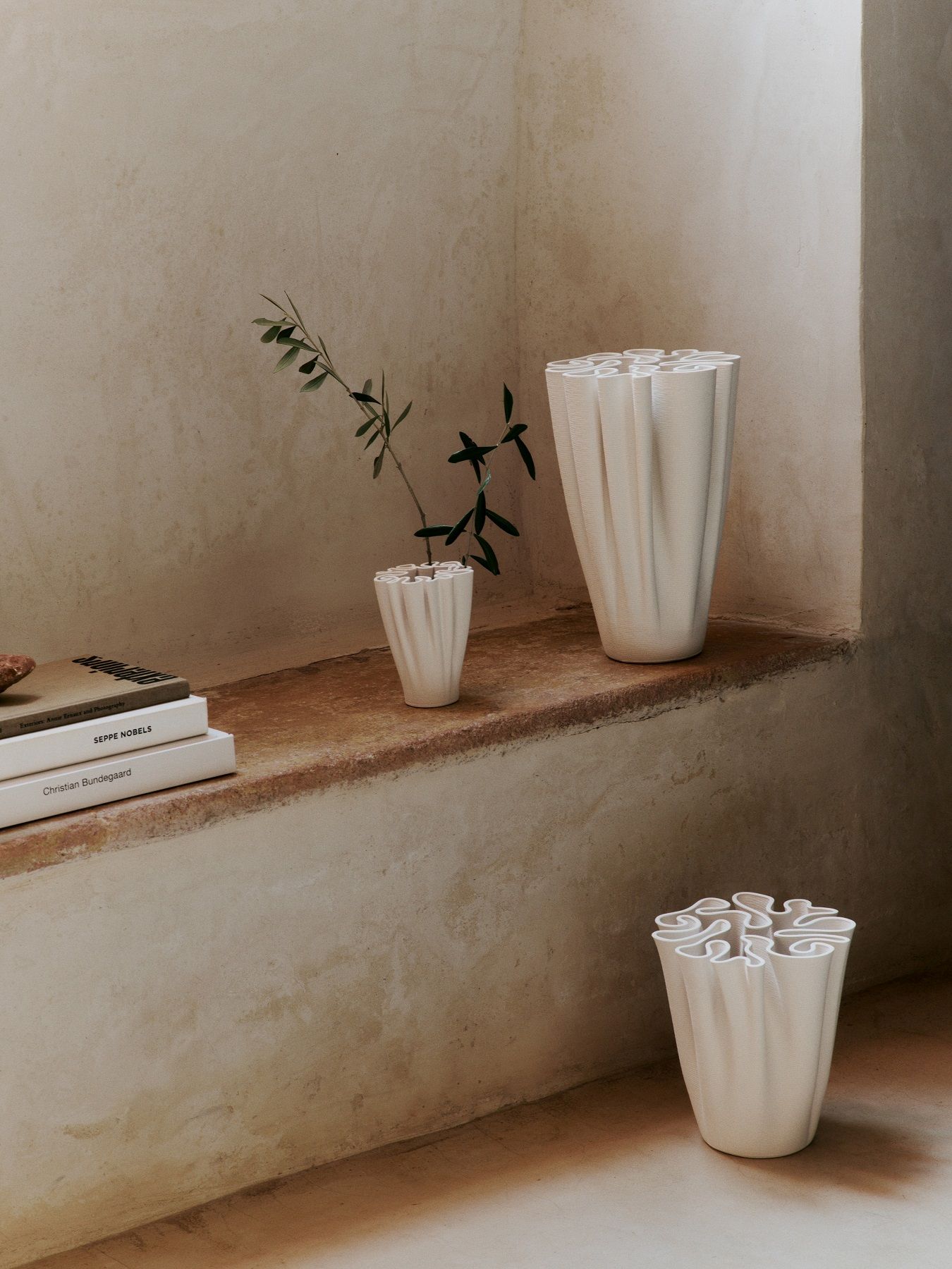 Dedali Vase Medium Off-white Ferm Living 