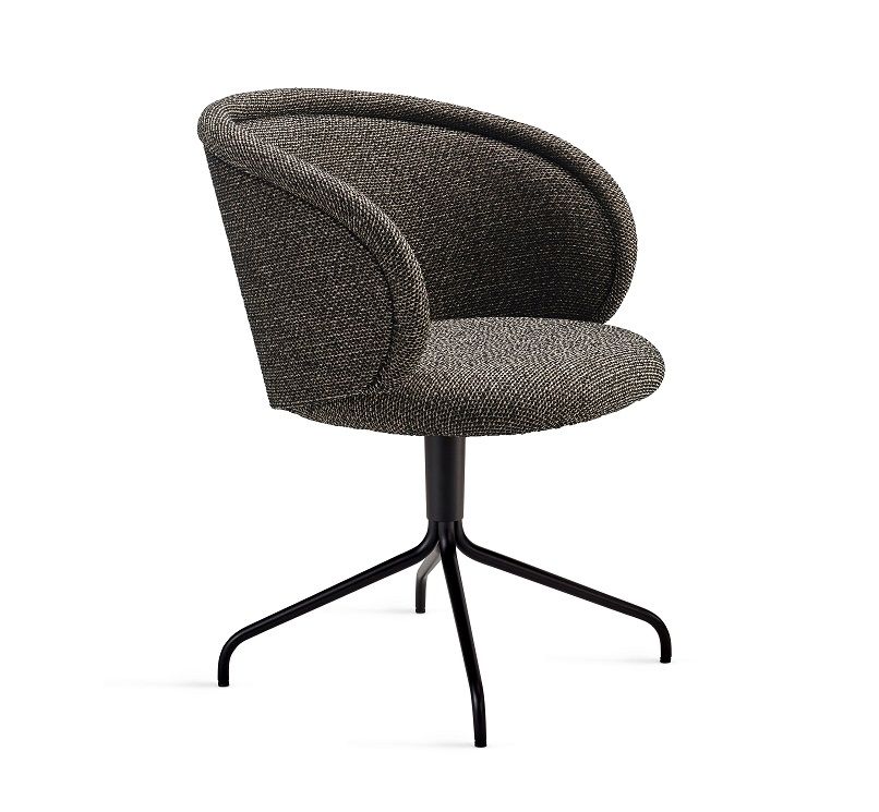 Ona Armchair von Freifrau Manufaktur: Moderner Sessel mit Armlehnen und schwarzem Drehfuß.