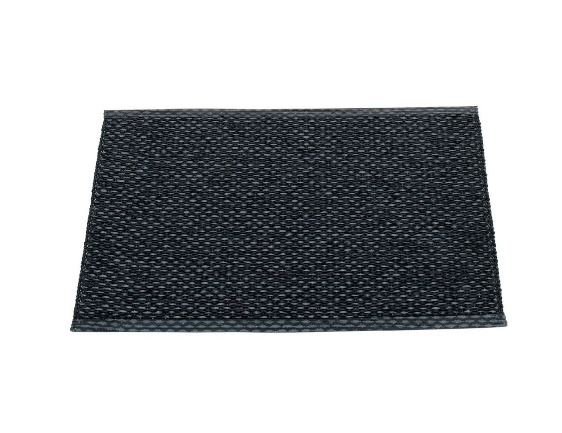 Schwarzer Svea Kunststoffteppich von Pappelina, 70x50 cm. Moderner, gewebter Teppich für Innen und Außen.