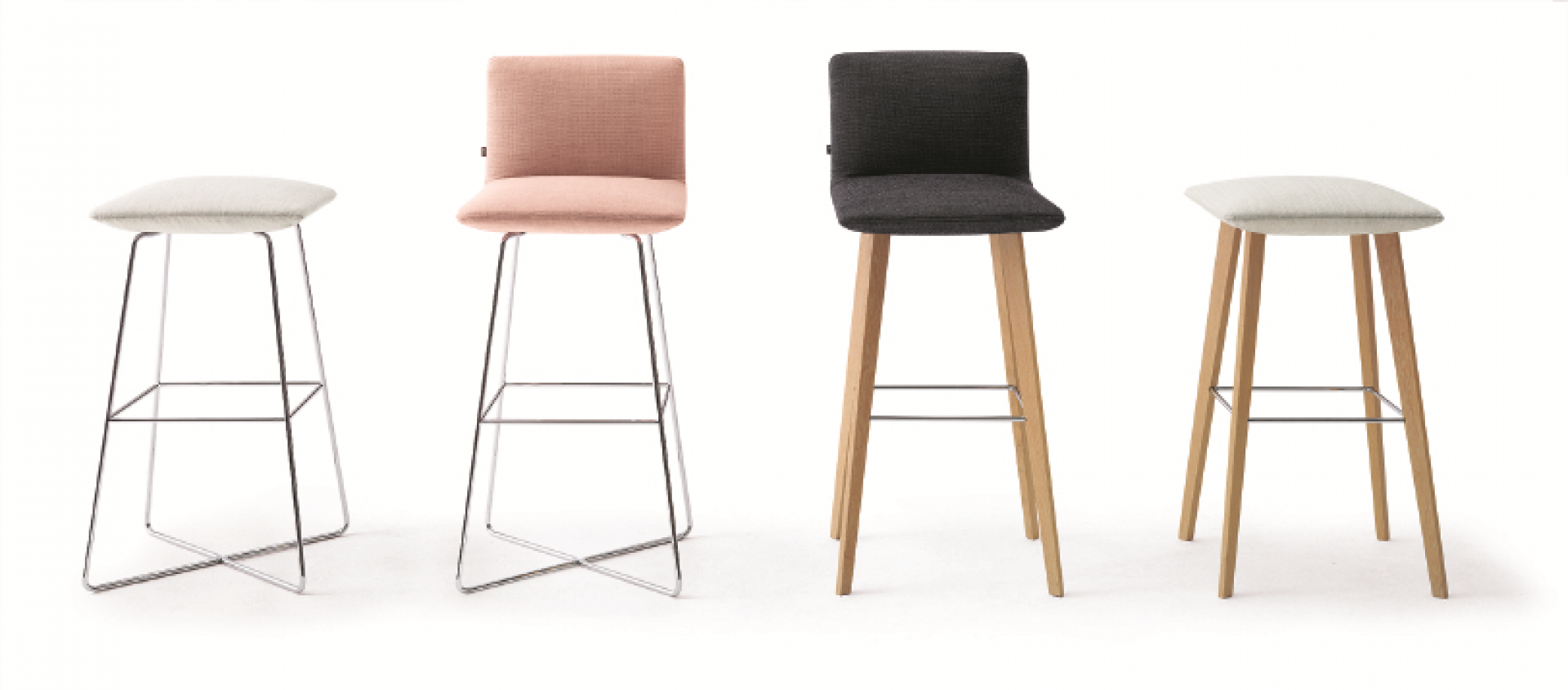 Jalis Barhocker: Vier moderne Barstühle in Weiß, Rosa und Anthrazit mit unterschiedlichen Gestellen.