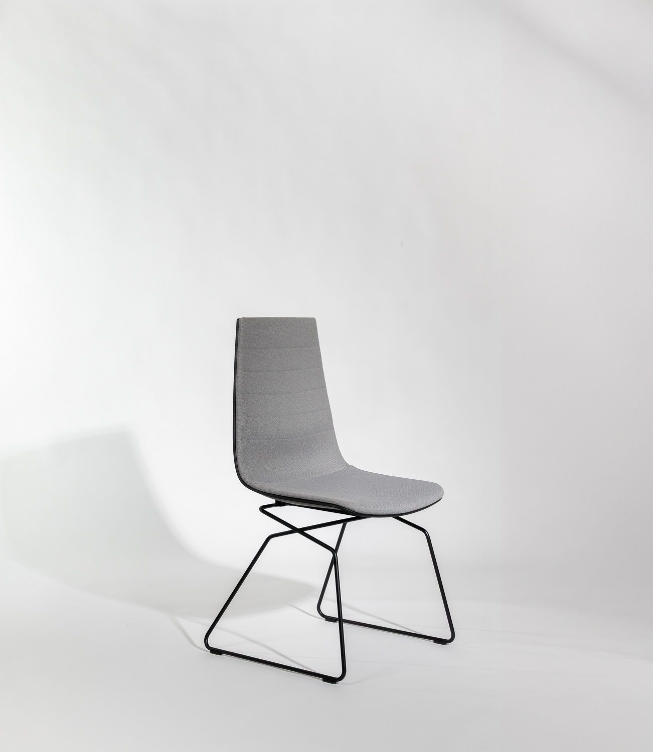 Linu Conference Konferenzstuhl mit Kufengestell Aeris