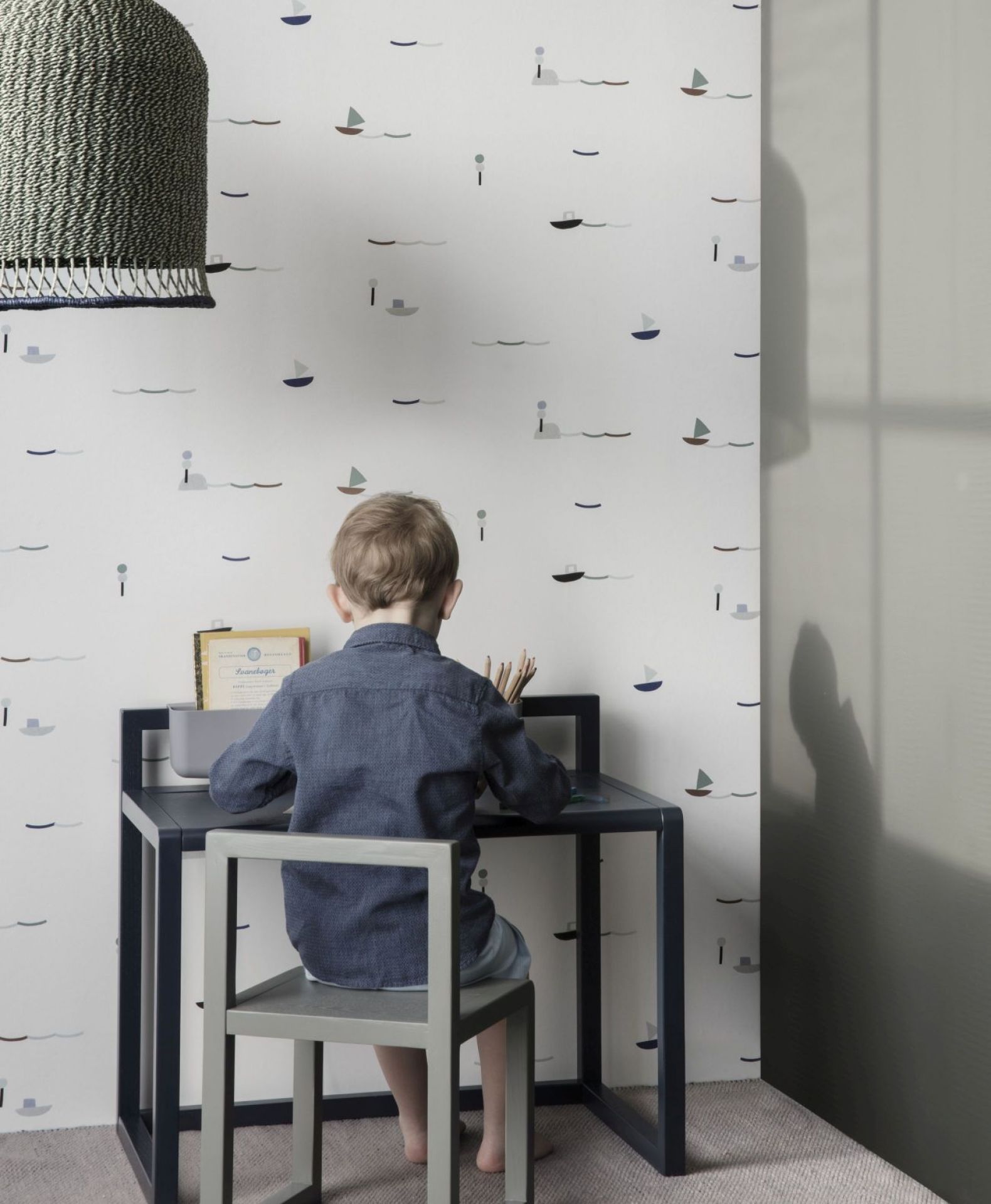 Little Architect Desk Tisch Dunkelblau Ferm Living EINZELSTÜCK