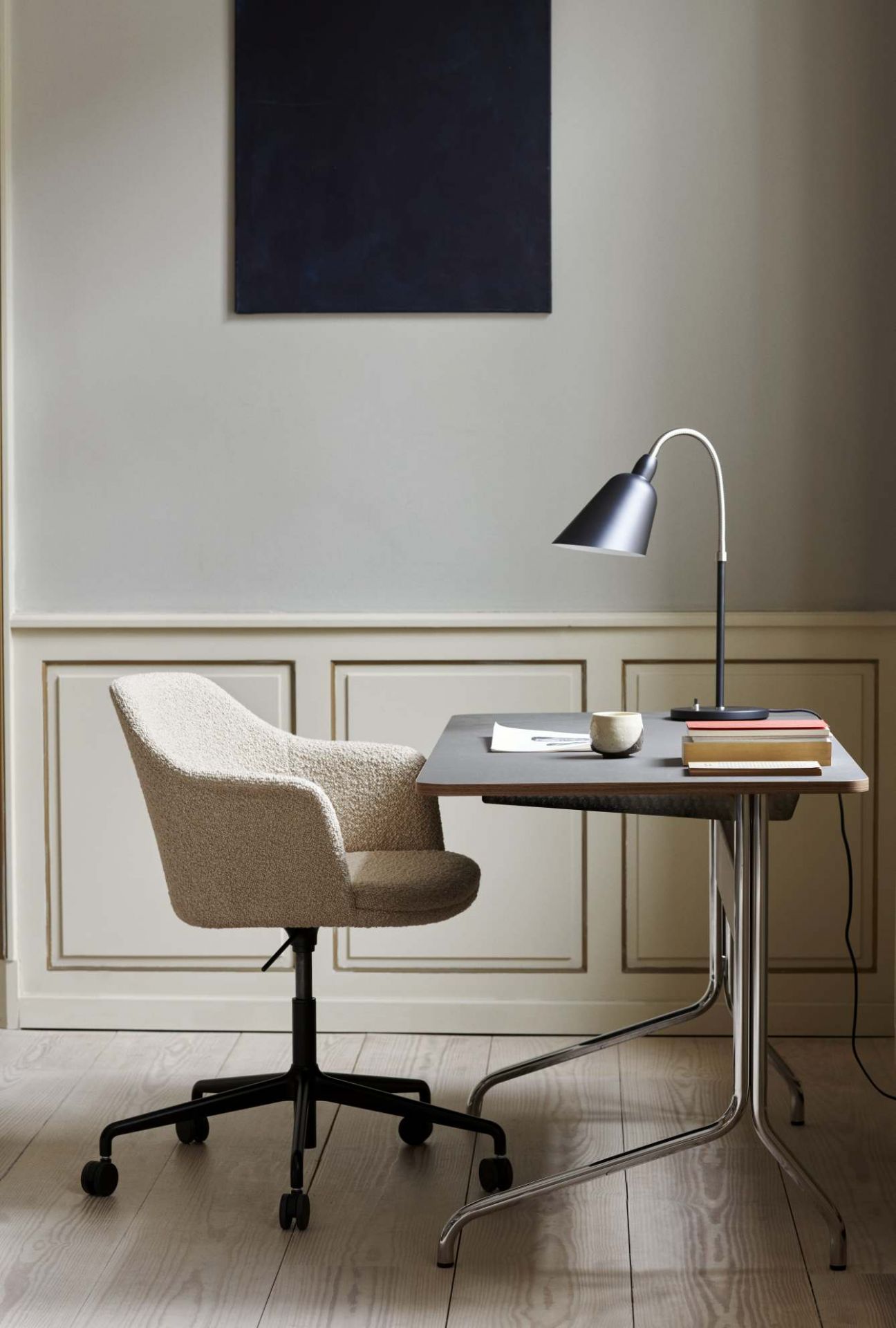 Pavilion AV16 / AV17 Sekretär / Schreibtisch AndTradition