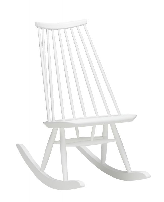 Weißer Mademoiselle Schaukelstuhl von Artek, klassisches Designmöbel für entspannte Momente. Skandinavischer Schaukelstuhl aus Holz.