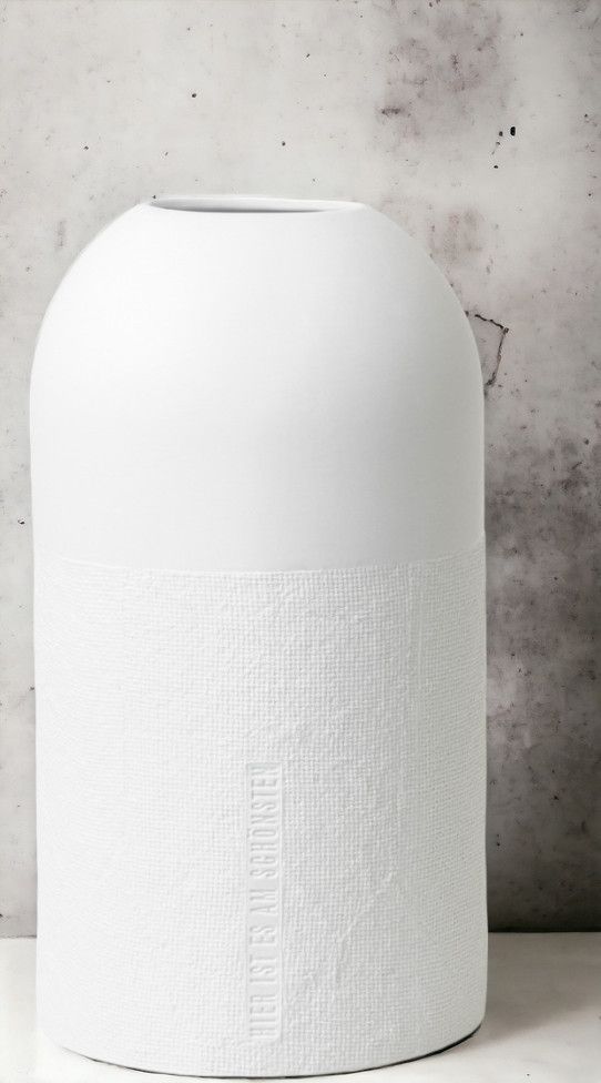 Weiße Formsprache Vase "Hier ist es am Schönsten" von Räder. Moderne Dekoration für Blumen und Pflanzen.
