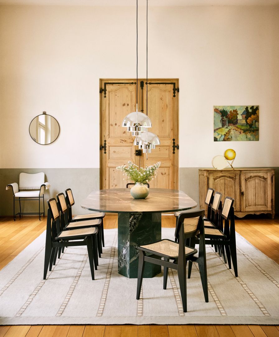 Epic Outdoor Esstisch Ellipse Gubi