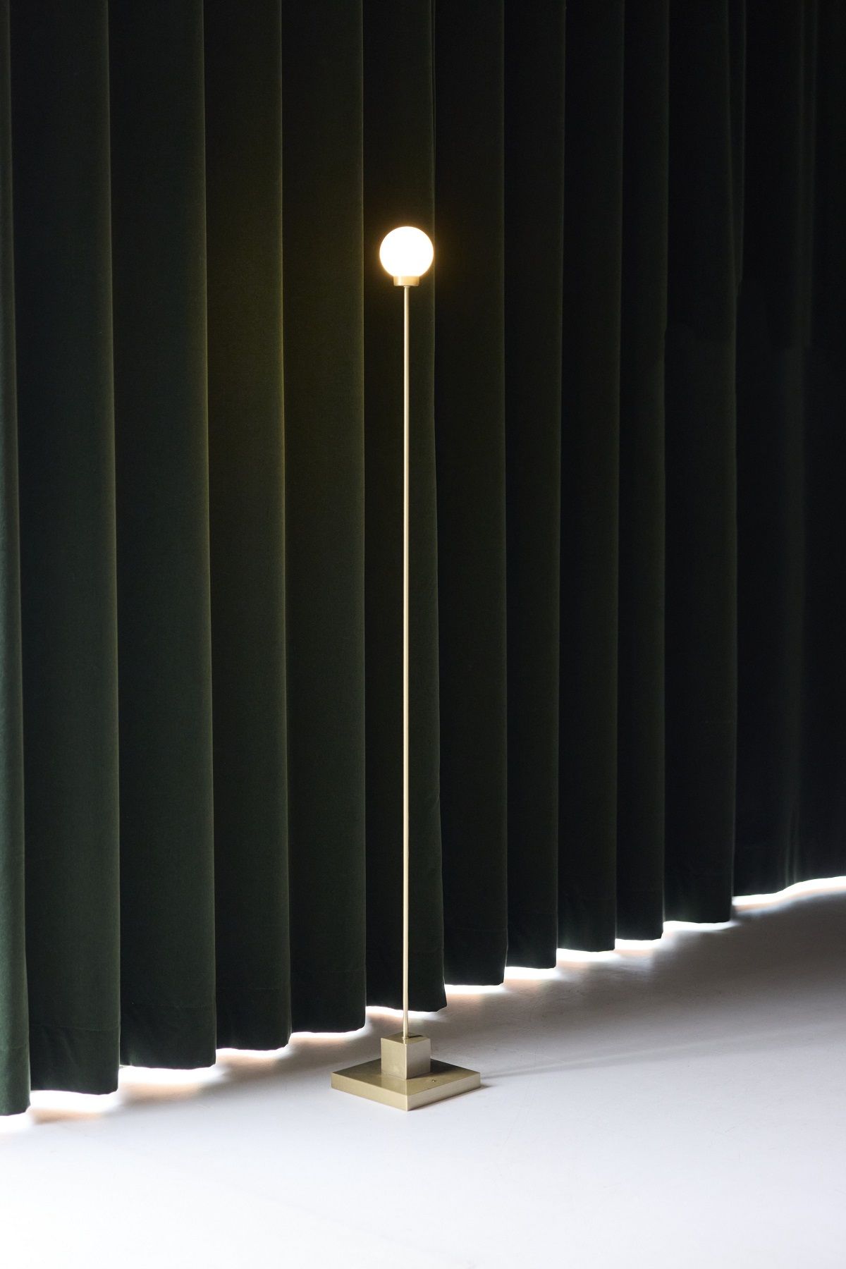 Snowball Portable Floor lamp Stehleuchte Northern