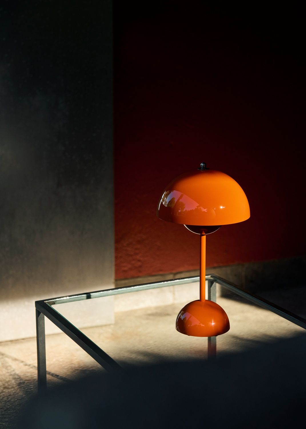 Flowerpot VP9 Portable Akkuleuchte / Tischleuchte mit USB AndTradition