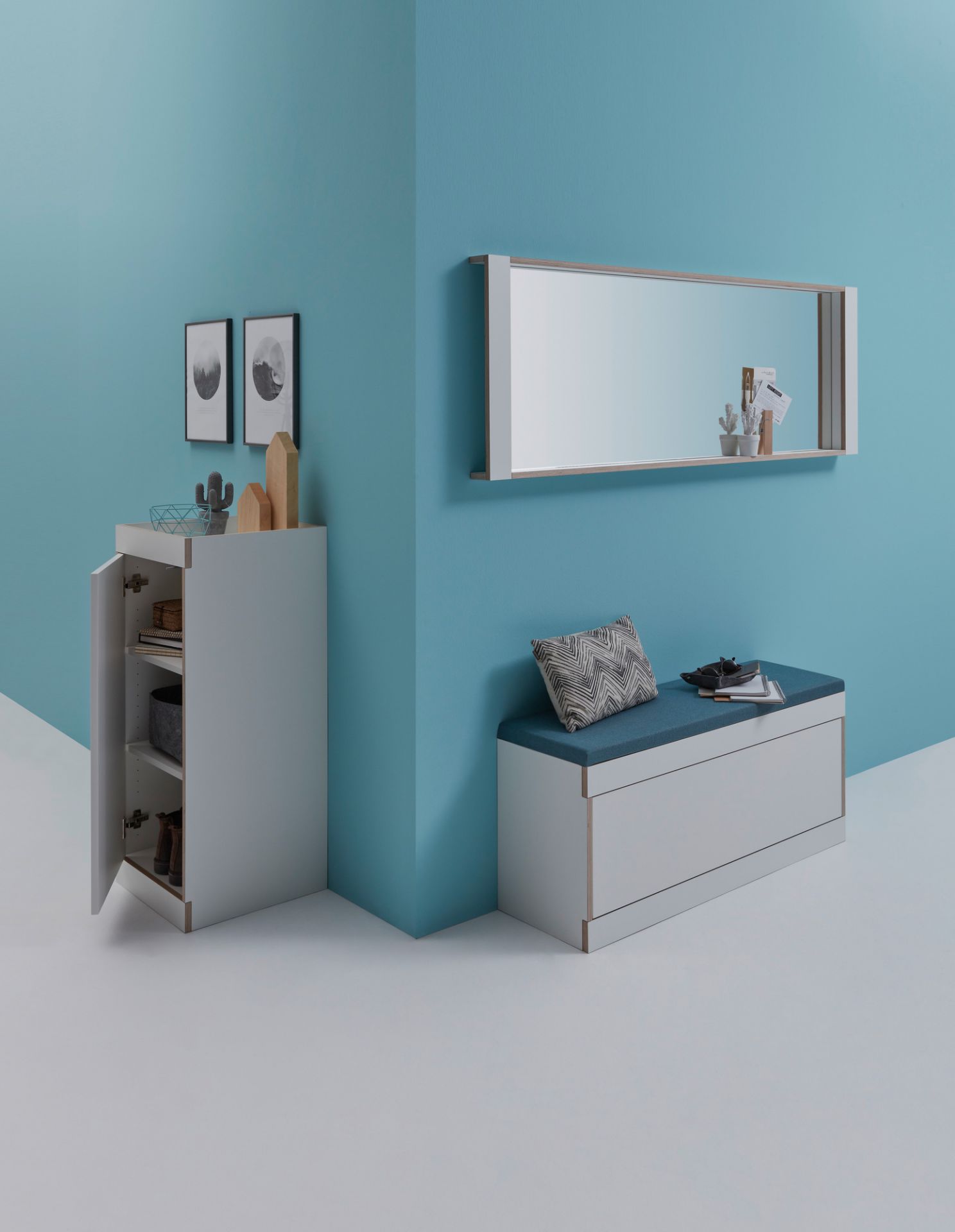 Flai Stauraumbank mit Schubkasten und passender Kommode, modernes Möbeldesign für Flur und Eingangsbereich.