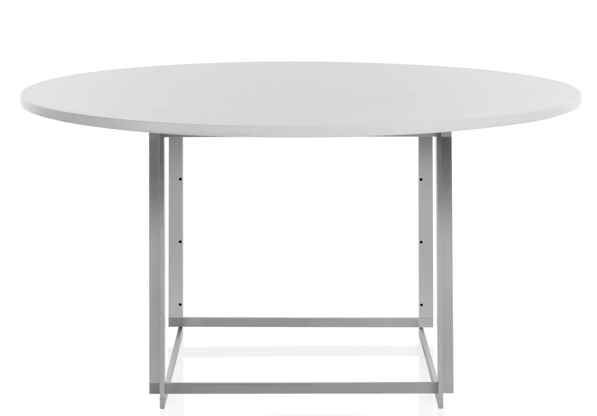 PK58 Esstisch von Fritz Hansen: Runder, weißer Tisch mit minimalistischem, grauem Metallgestell.