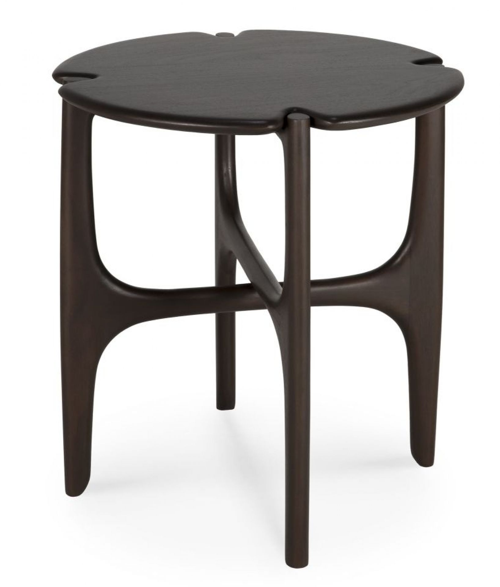 Ethnicraft PI Beistelltisch: Dunkelbrauner, lackierter Mahagoni-Holz Beistelltisch mit runder Tischplatte und drei Beinen.