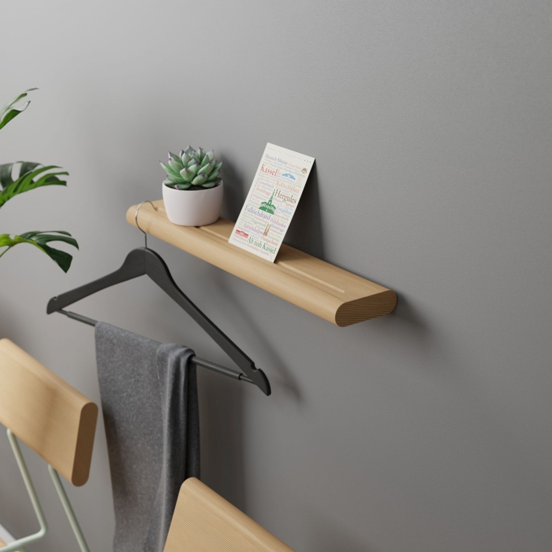 Holzfarbenes Wandregal mit Pflanze und Bild, Teil der D:001 Serie von Fuchs & Habicht.