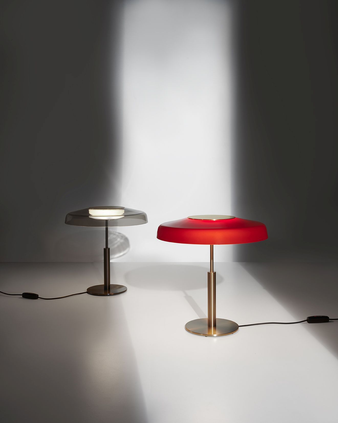 Dora 271 Tischleuchte Oluce