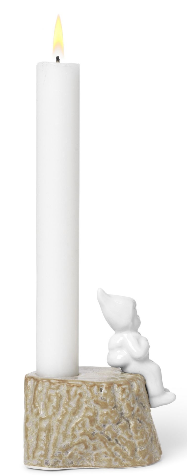 Kerzenhalter Christmas Tales von Kähler mit Kerze und sitzendem Wichtel aus Porzellan.