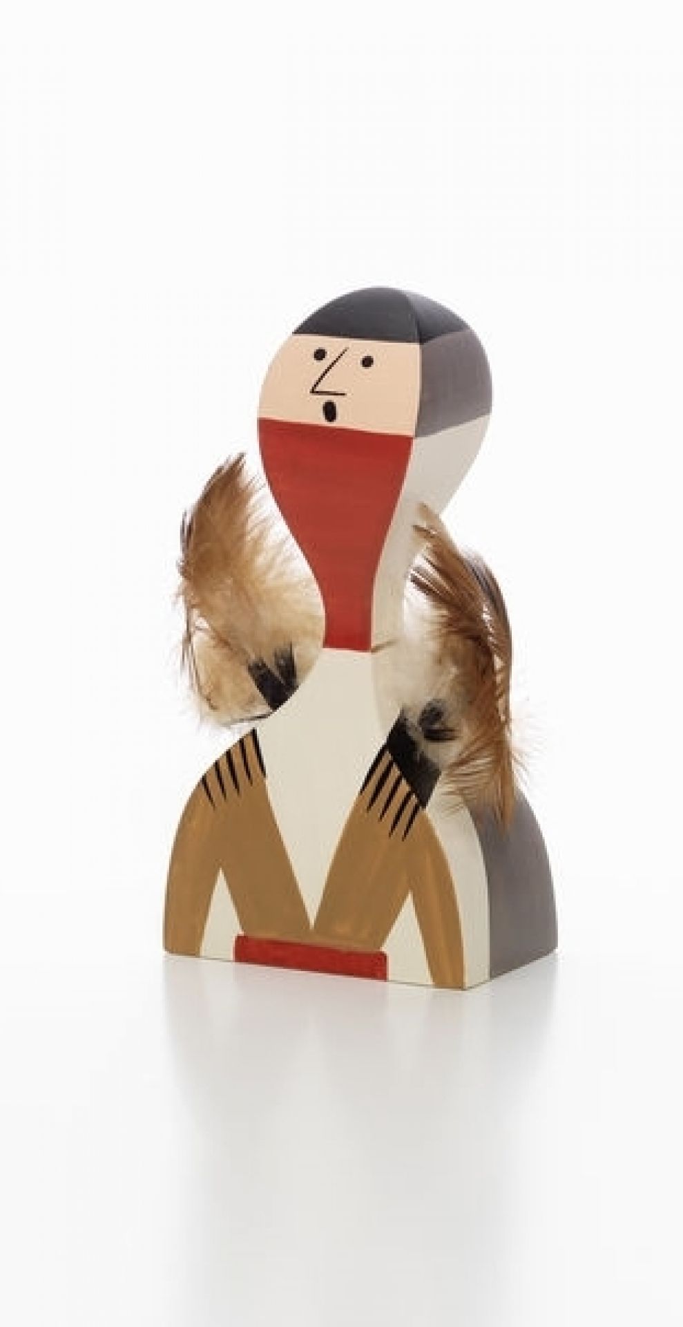 Holzfigur Vitra No. 10, handbemalte Holzpuppe mit Federn, dekorative Sammlerfigur für Designliebhaber.