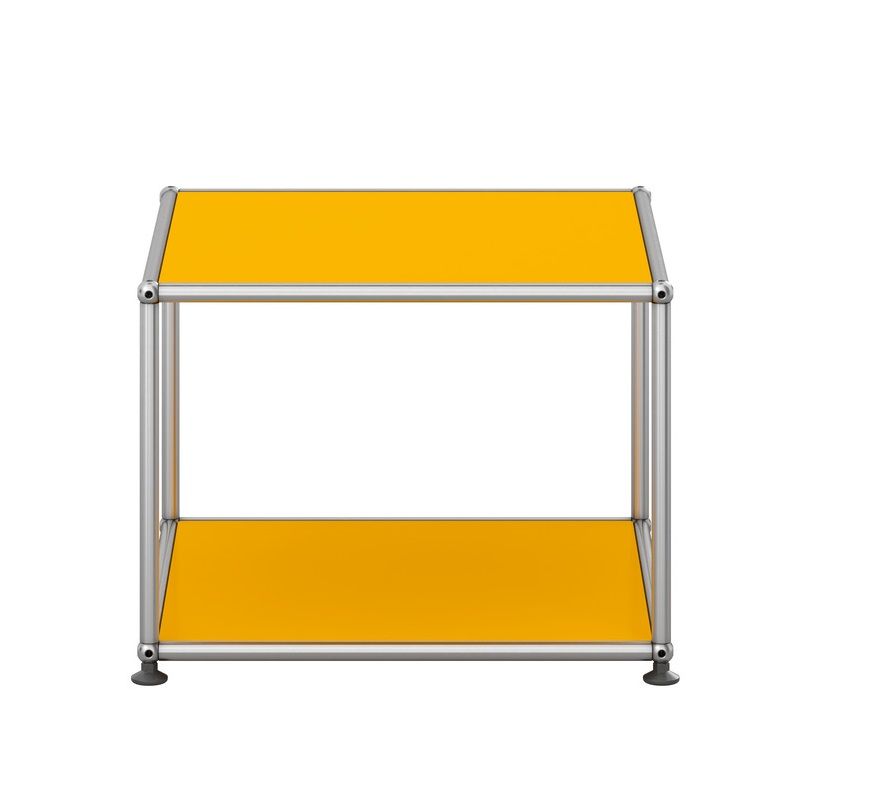 USM Haller Beistelltisch in Goldgelb, offenes Design mit zwei Ablageflächen, modernes Möbelstück für Wohnraum und Büro.