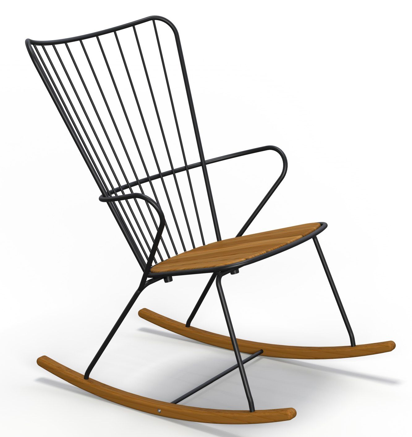 Schwarzer Paon Outdoor Schaukelstuhl von Houe mit Holzsitfläche und filigranem Metallgestell für Garten und Terrasse.