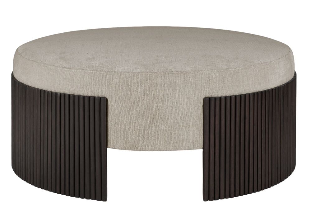 Runder Roller Pouf mit Stoffbezug und dunkelbrauner Holzbasis für Wohnzimmer und Lounge.