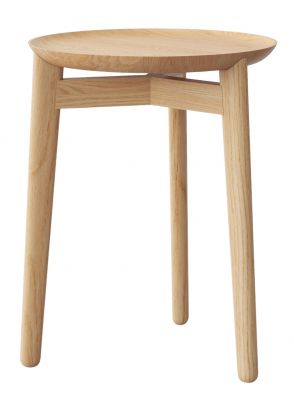 Plaisir Beistelltisch aus hellem Holz, Höhe 46 cm. Moderner, runder Holztisch für Wohnzimmer.