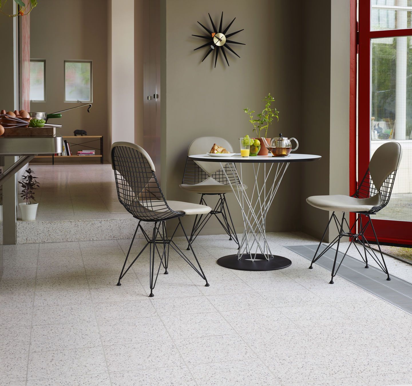 DKR-2 Wire Chair Stuhl mit Sitz und Rückenpolster Vitra