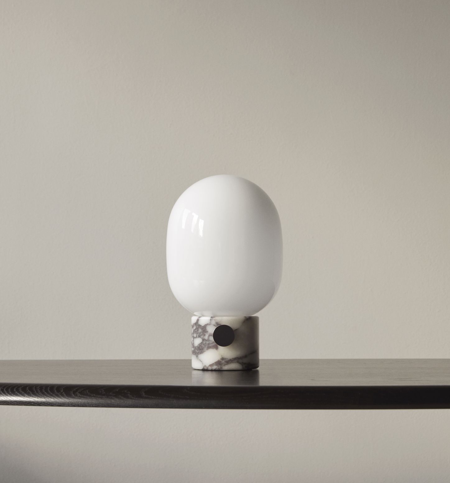 JWDA Tischleuchte Large Travertin Rot Audo Copenhagen