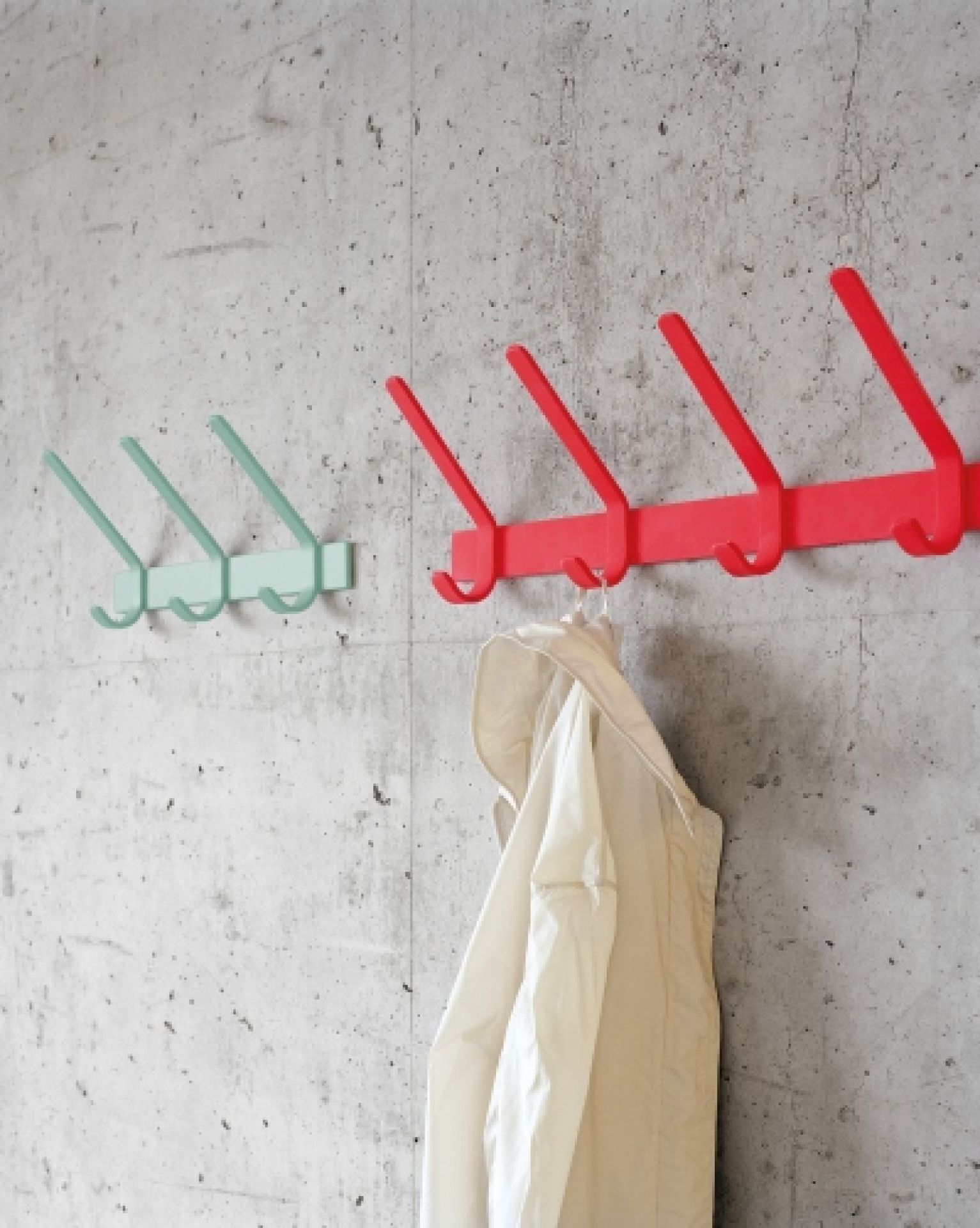 FK08 Uni Wandgarderobe e15