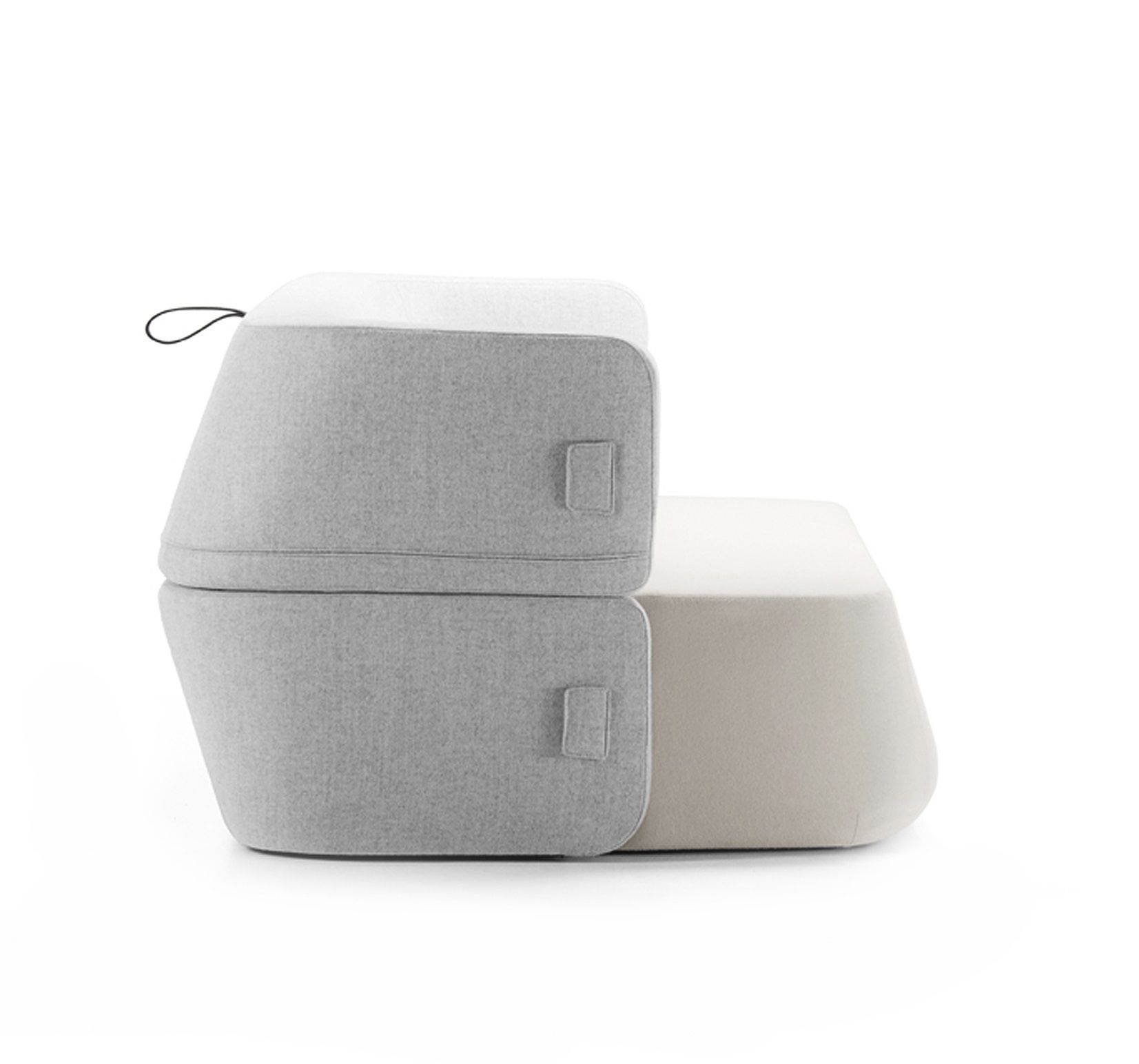 Revolve Schlafsofa von Prostoria, graues und beiges modulares Sofa, modernes Design, bequeme Sitzgelegenheit.