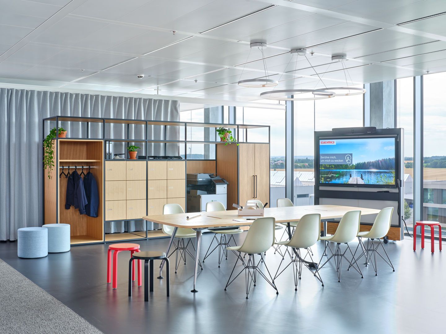 Eames Fiberglass Chair DSR Stuhl Vitra