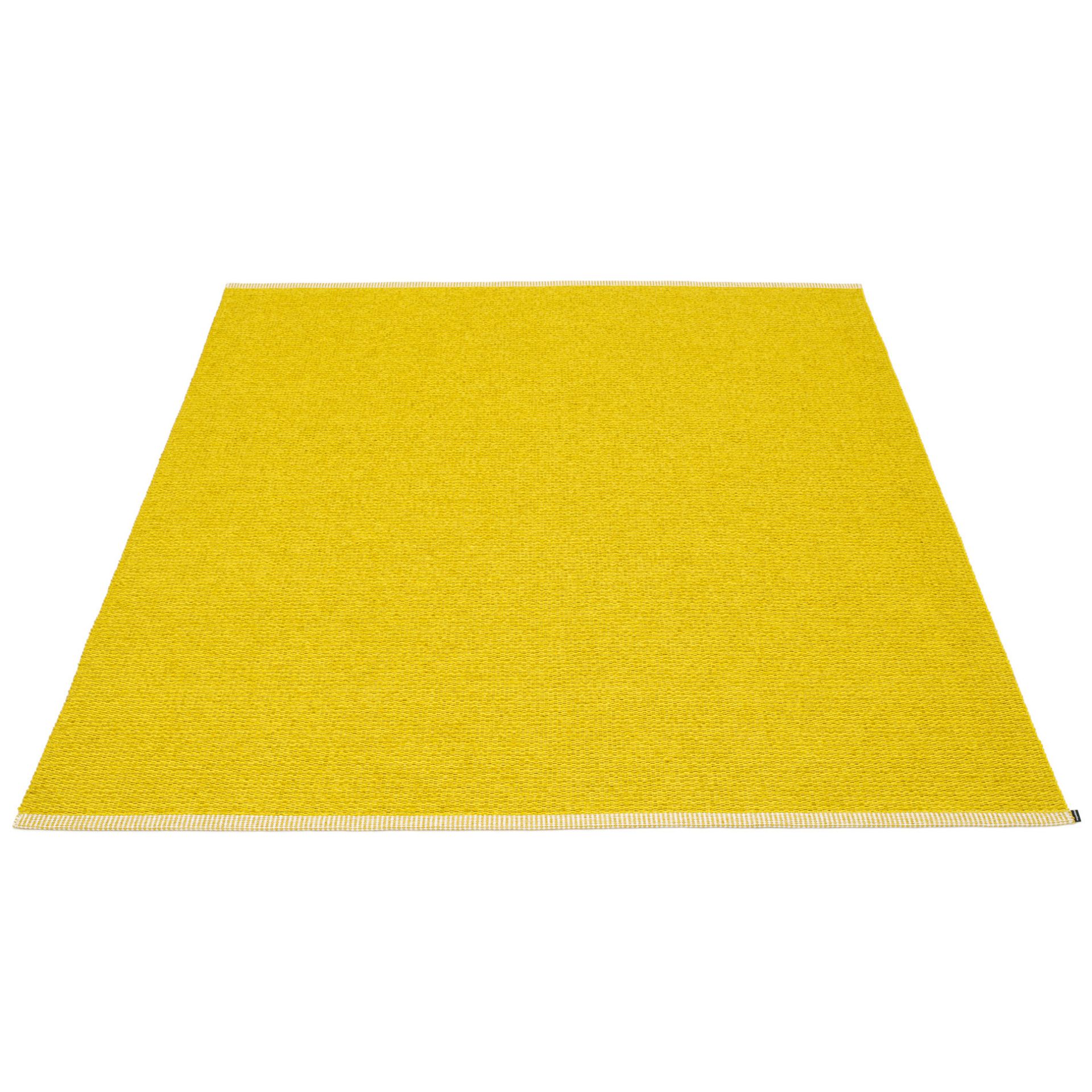 Senffarbener Pappelina Mono Kunststoffteppich (180x220 cm) für Innen- und Außenbereiche. Strapazierfähiger und pflegeleichter Teppich.