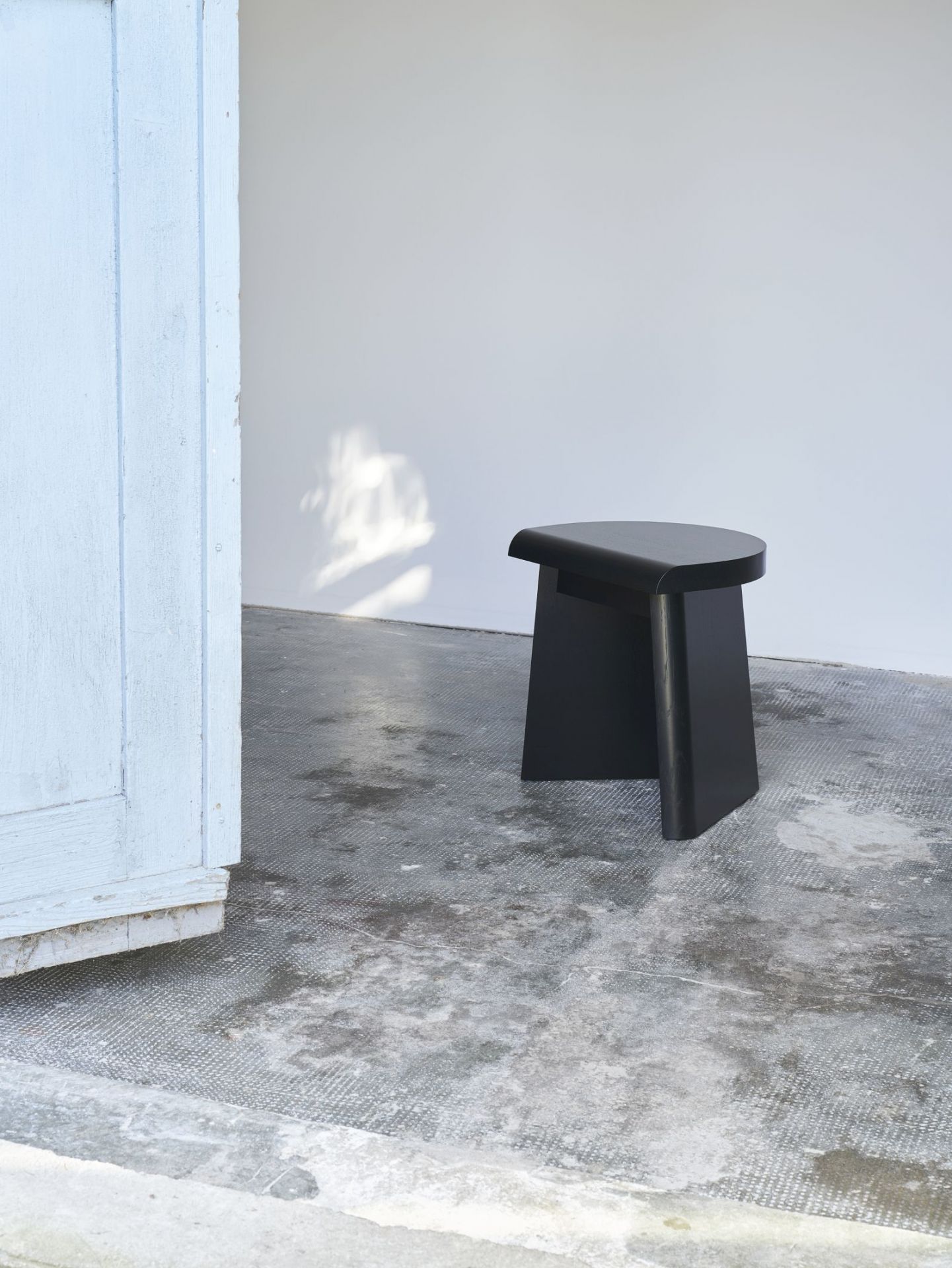 Portao Hocker Favius schwarz gebeizt