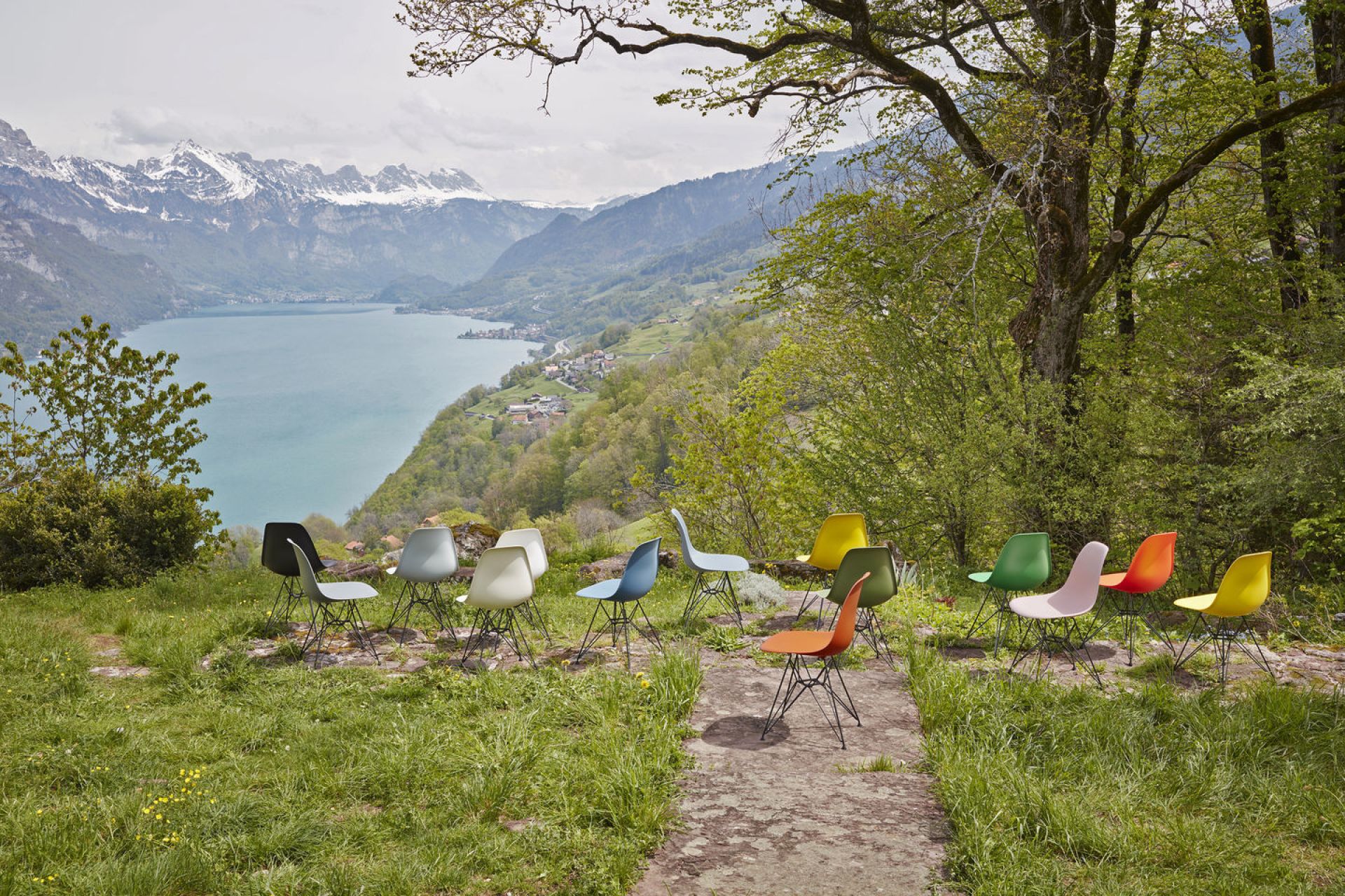 Eames Plastic Arm Chair DAR Stuhl Vitra Verchromt - Grün
