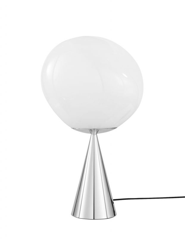 Tom Dixon Melt Cone Fat Tischleuchte in Silber mit opalweißem, organischem Glasschirm.