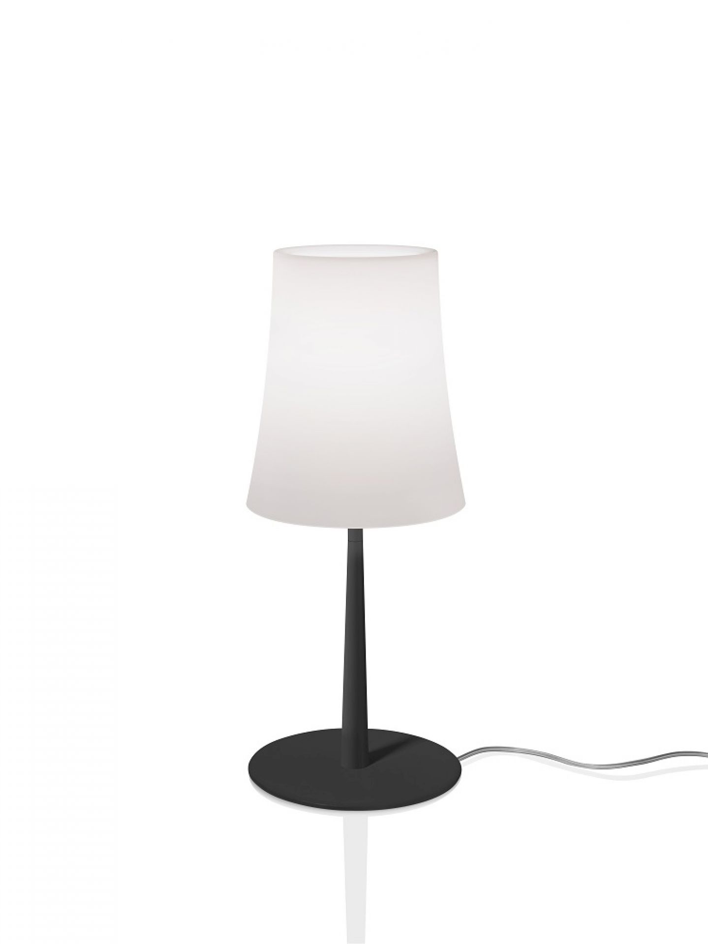 Birdie Easy Tavolo Tischleuchte von Foscarini in Schwarz mit weißem Lampenschirm. Tischlampe für Innenräume.