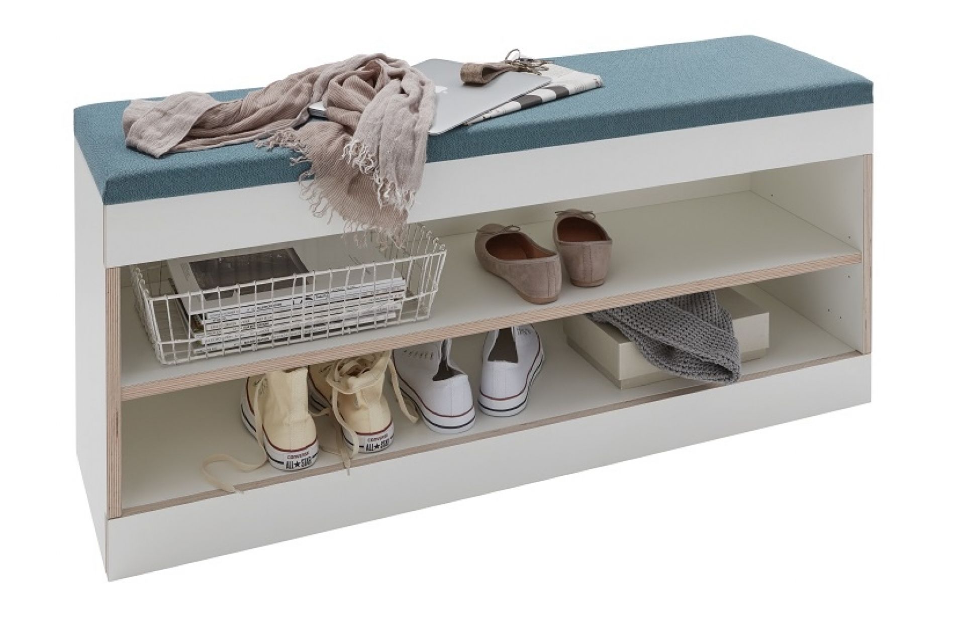 Flai Stauraumbank von Müller Möbelwerkstätten mit blauem Sitzkissen und Schuhablagen, ideal für Flur und Eingangsbereich.