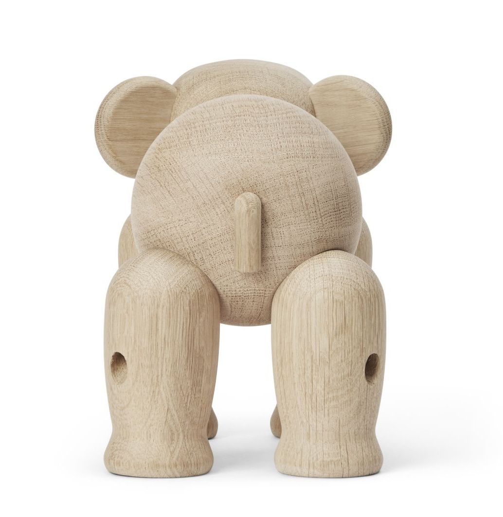 Rückansicht des Kay Bojesen Elefanten aus Eichenholz, ein Designklassiker und Holzspielzeug.