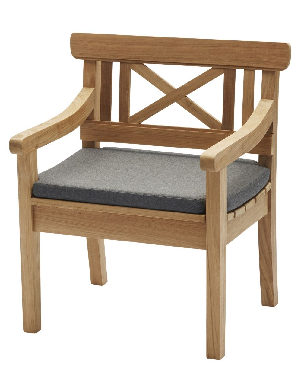 Drachmann Stuhl aus Holz mit anthrazitfarbenem Sitzkissen für den Außenbereich, Skagerak by Fritz Hansen.