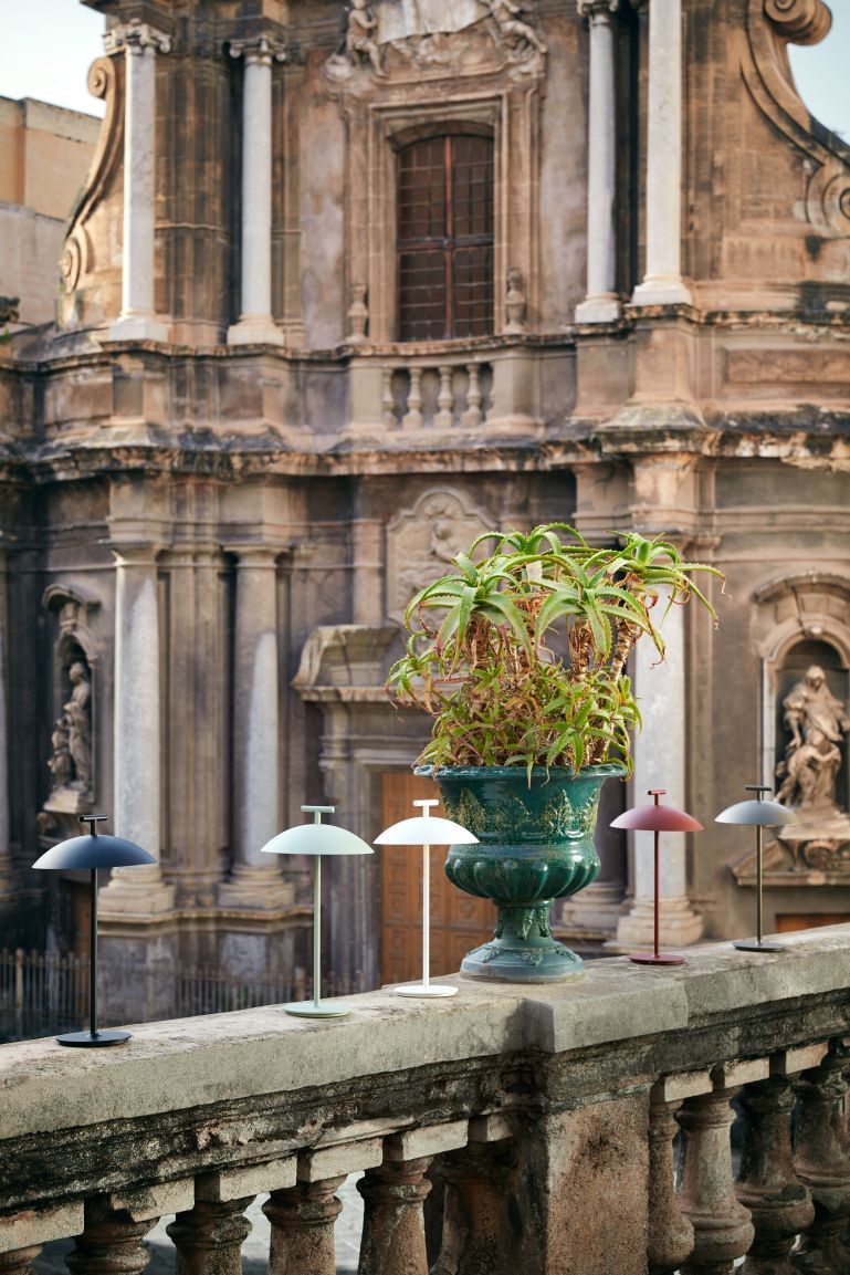 Mini Geen-A Tischlampen von Kartell in verschiedenen Farben, batteriebetrieben, für stimmungsvolle Beleuchtung.