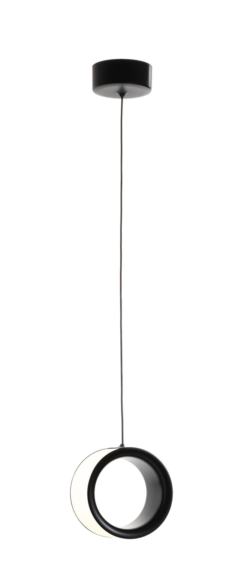 Schwarze Lost Pendelleuchte von Magis, kreisförmiges Design mit LED-Beleuchtung, moderne Hängelampe für Wohnräume.