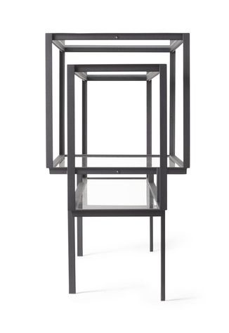 Tangled Kabinettschrank Sideboard Spectrum mit schwarzem Metallrahmen und Glasablagen, modernes Design für Wohnzimmer und Esszimmer.