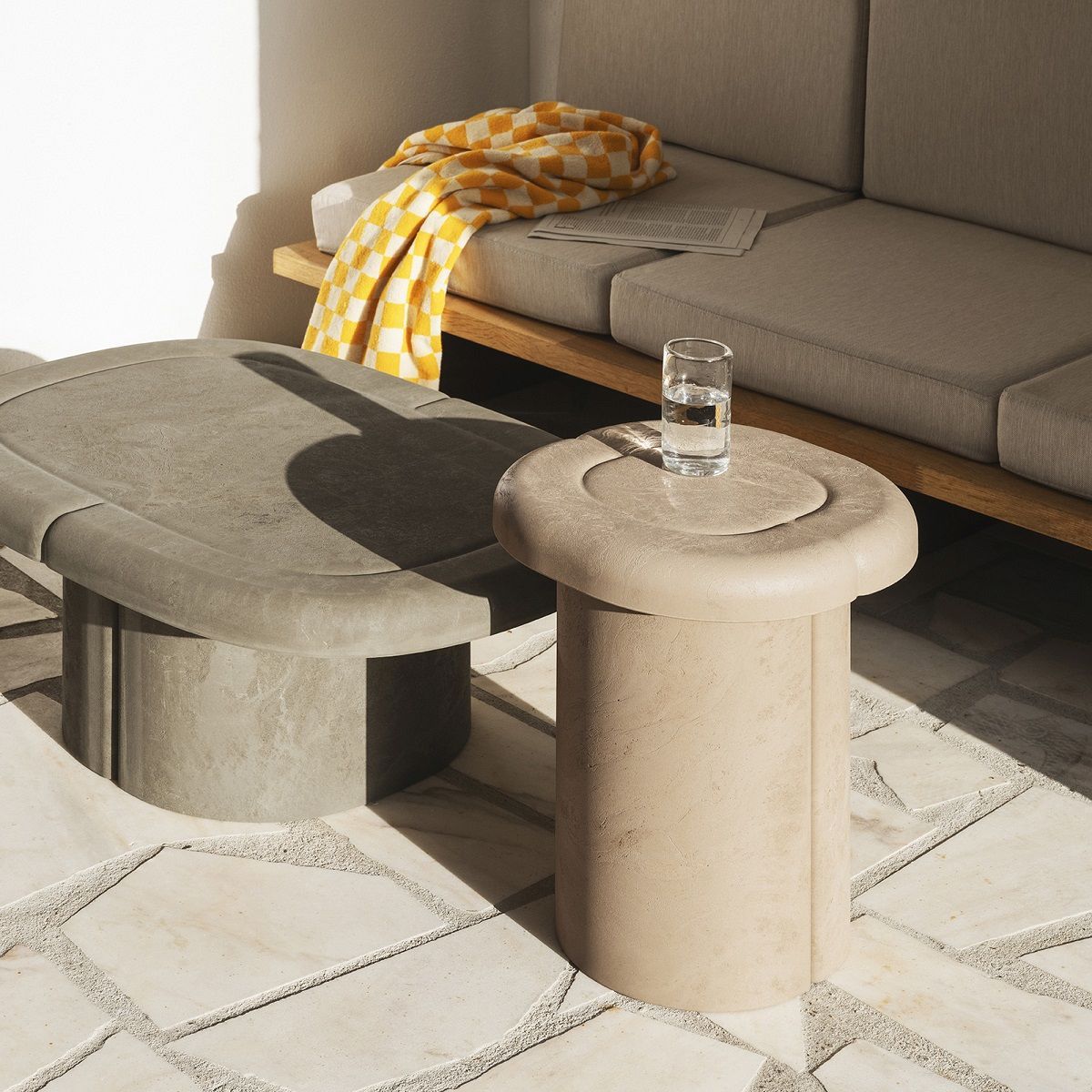 Alder Lounge Table Oval  Indoor / Outdoor Couchtisch Mater 