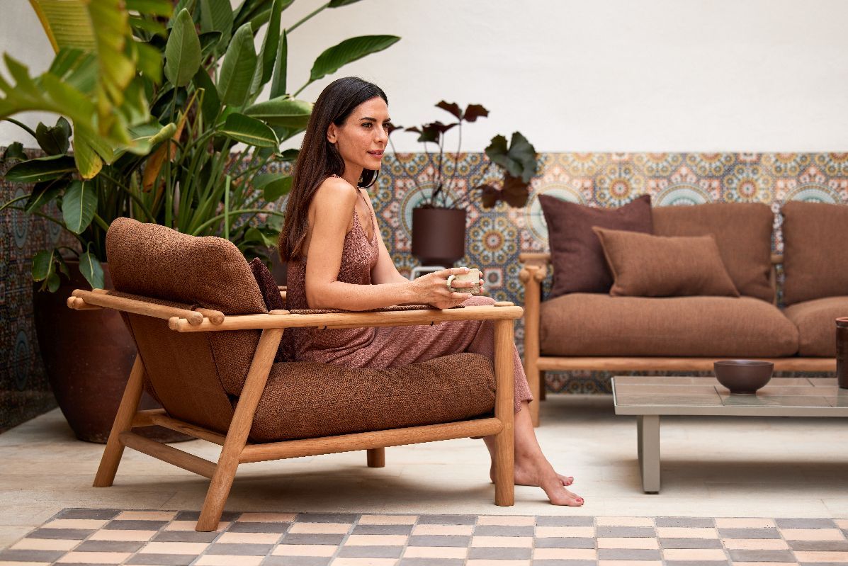 Sticks Lounge Chair Sessel Outdoor Cane-Line Gestell taupe / Kissen sand