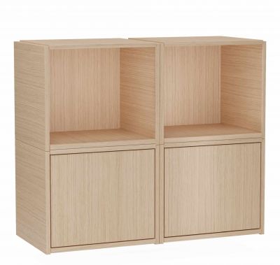 Bricks System Regal von Woud: Modulares Holzregal mit zwei offenen Fächern und zwei Türen.