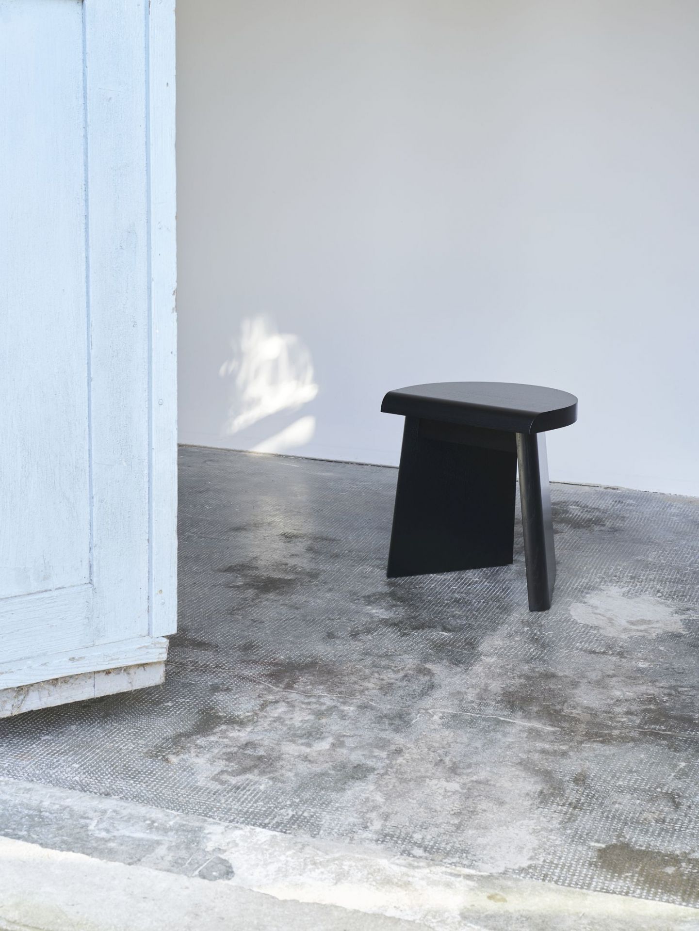 Portao Hocker Favius schwarz gebeizt