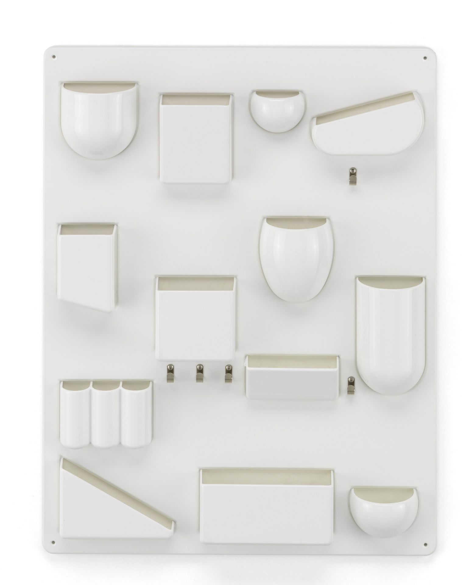 Weißes Uten.Silo RE II von Vitra: Wandorganizer mit verschiedenen Behältern und Haken für Büro und Zuhause.