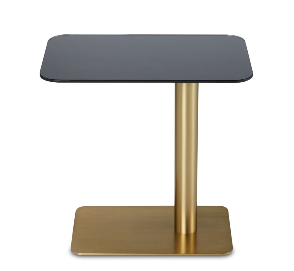 Flash Beistelltisch von Tom Dixon: Rechteckige Tischplatte in Schwarz, Messingfuß, modernes Design.
